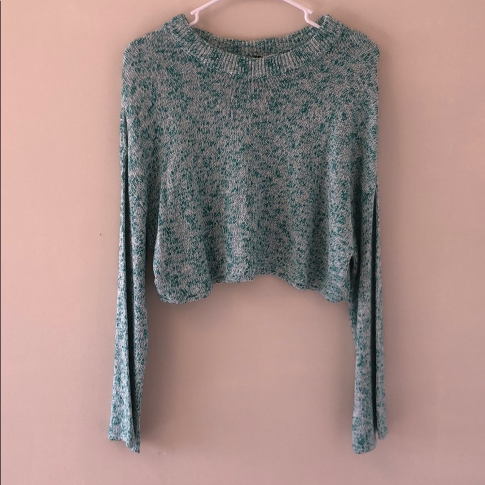 Cropped blue sweater